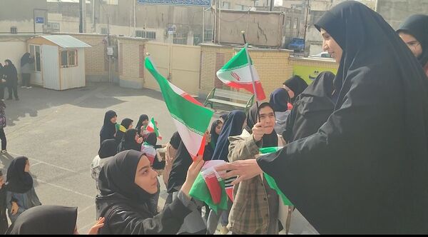 مراسم گرامیداشت شهدای مقاومت در دبیرستان گلشن آزادی مشهد