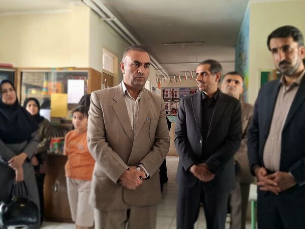 بازدید مدیرکل آموزش و پرورش استان چهارمحال وبختیاری در آموزشگاه استثنائی امید شهرستان بروجن 