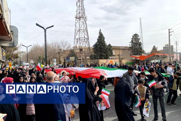 شور انقلابی در پیشوا، همه یکصدا برای ایران در 22 بهمن