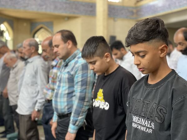 حضور دانش‌آموزان و فرهنگیان در نماز‌ جمعه صفادشت