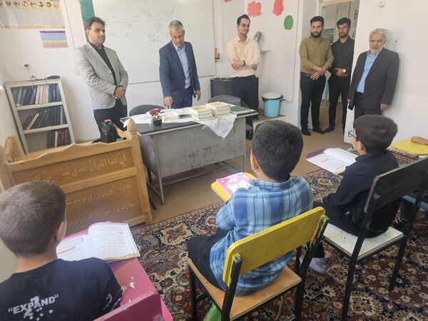 بازدید مدیر اداره آموزش و پرورش خلیل آباد از  کلاس‌های اوقات فراغت