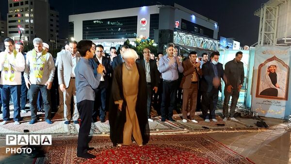 تجدید عهد دانش‌آموزی با معنویت در حاشیه اجلاس سی‌وسوم