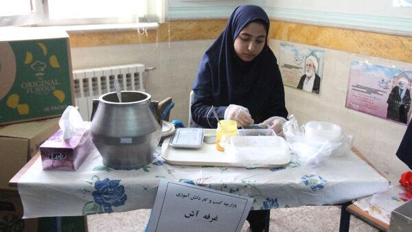 بازارچه دانش‌آموزی دبیرستان سپیده کاشانی ناحیه۱ 