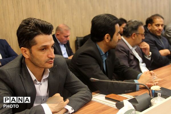 تقدیر از مدیران مدارس ابتدایی بهارستان دو