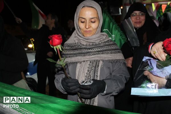 تقدیر از دختران همدانی در تجمعات شبانه به‌مناسبت روز دختر