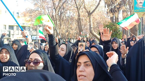  بانوان خرم‌آبادی برای دفاع از وطن برخاستند