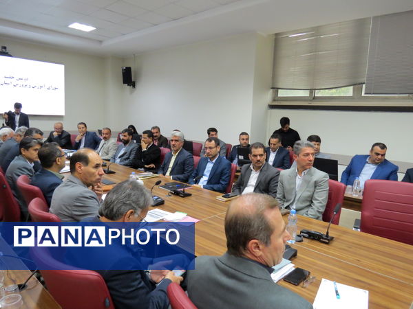 برگزاری دومین جلسه شورای آموزش و پرورش استان در محل استانداری 