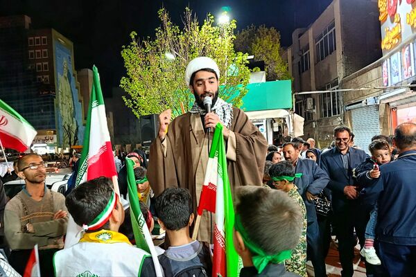موکب آموزش و پرورش ناحیه یک کرمانشاه، نقطه عطف راهپیمایی شبانه شد