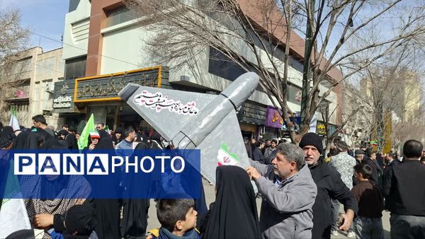 حضور پر شور مردم مشهد در راهپیمایی ۲۲ بهمن