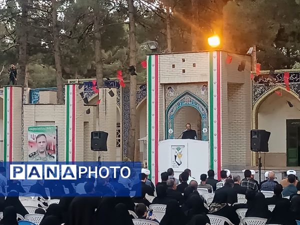 اولین سالگرد شهید محرم هادی میرآبادی بر سر مزارش برگزار شد  
