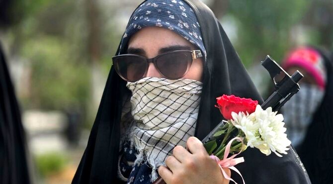 بانوان اسلامشهری غیرت خود را به رخ کشیدند