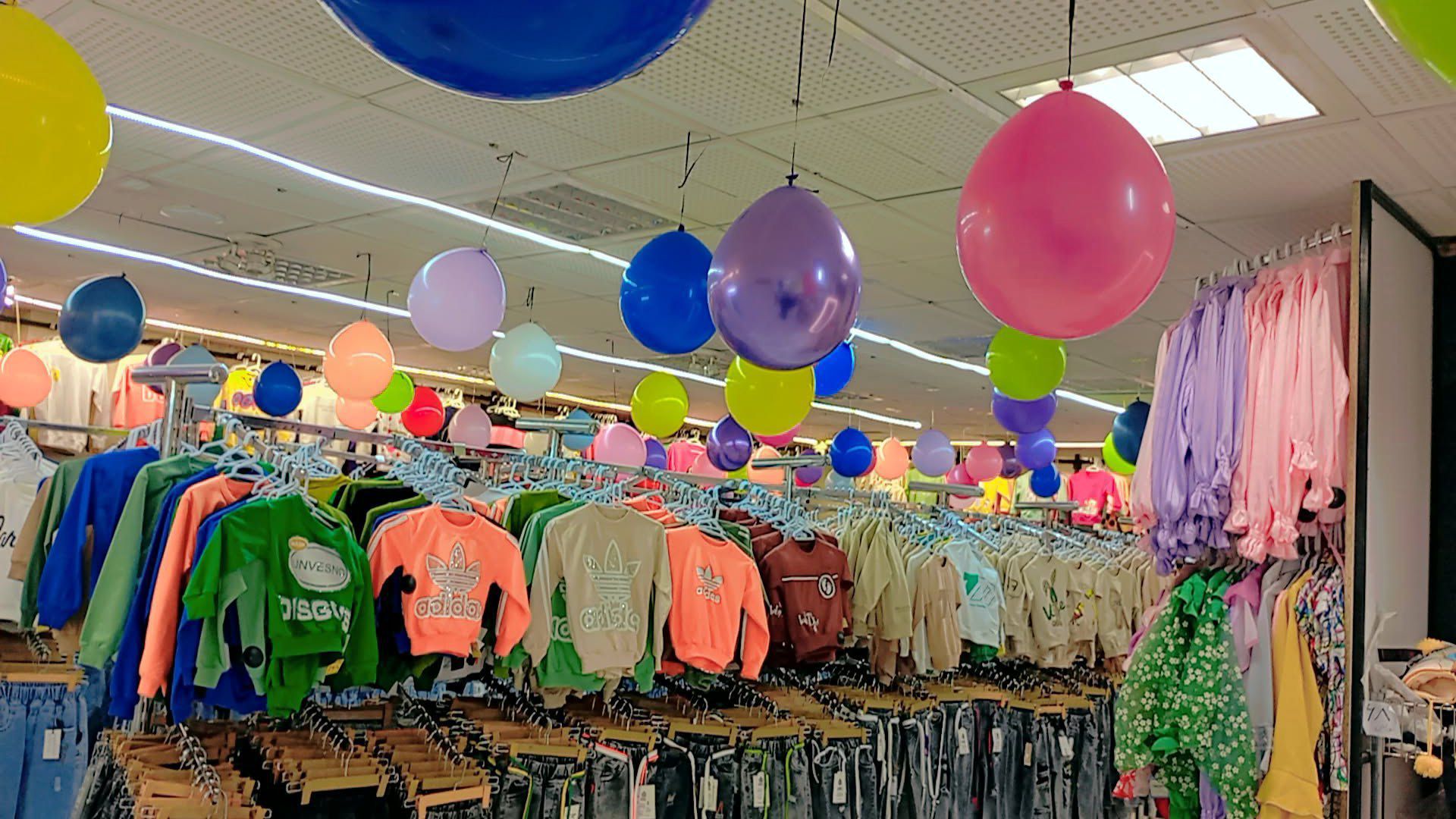 قاب‌هایی زیبا از مغازه‌های بام ایران، در روزهای پایانی سال 