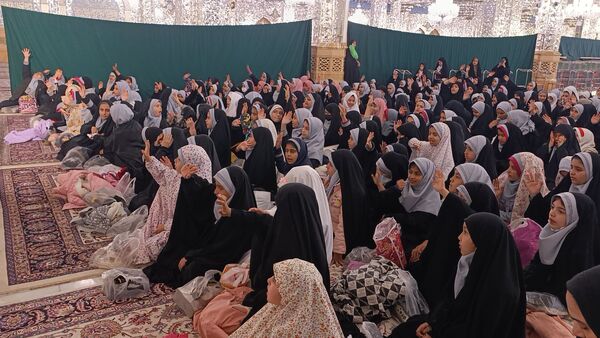 اردوی زیارتی دانش‌آموزان دبستان شاهد حاج تقی آقا بزرگ به حرم مطهر رضوی (ع)