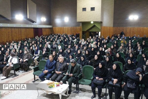 برگزاری نخستین مجمع عمومی انتخابات انجمن اولیا و مربیان در دبیرستان معراج اردبیل
