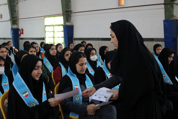 برگزاری جشن نیکوکاری در دبیرستان فاطمه الزهرا(س) آشخانه