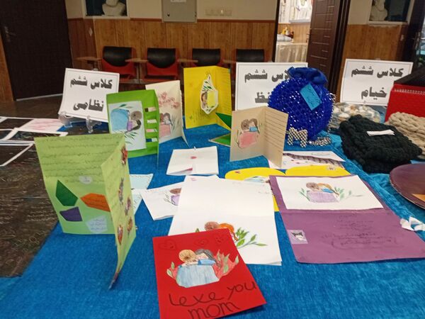  نمایشگاه دست سازه ای برای مادرم در دبستان مصلی نژاد حضرت زینب(س)