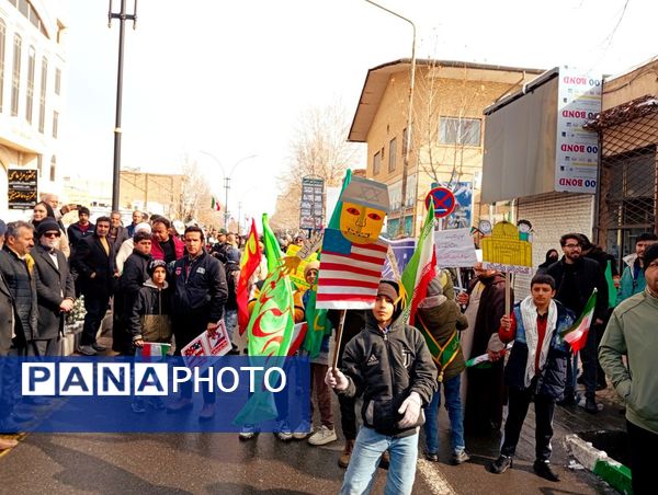 حماسه حضور مردم کاشمر در ۲۲ بهمن از قاب پانا