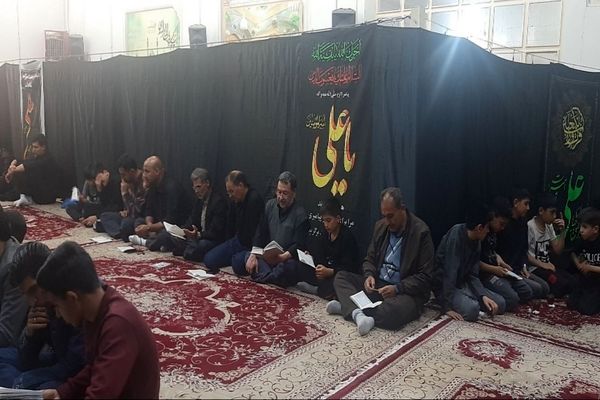 حضور چشمگیر جوانان در لیالی قدر نیشابور