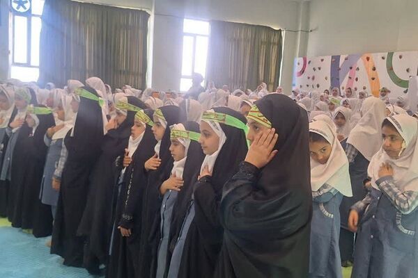 مراسم عزاداری و توزیع نذری به‌مناسبت شهادت حضرت فاطمه زهرا (س) در مدارس شهرستان ورامین