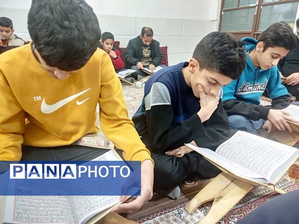 محفل انس با قرآن به‌مناسبت شهادت امام هادی(ع) در کاشمر