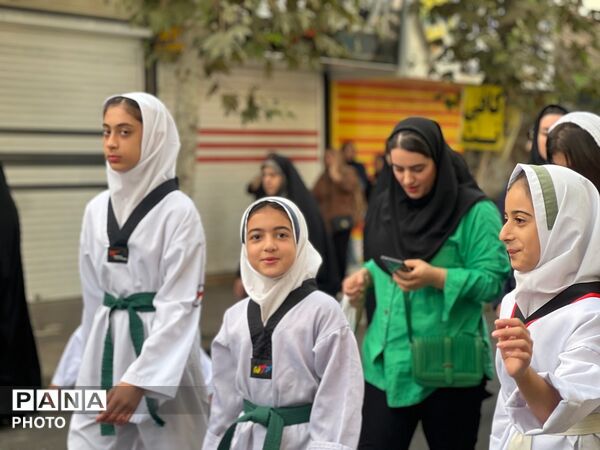 همایش بزرگ پیاده‌روی خانوادگی در صومعه‌سرا