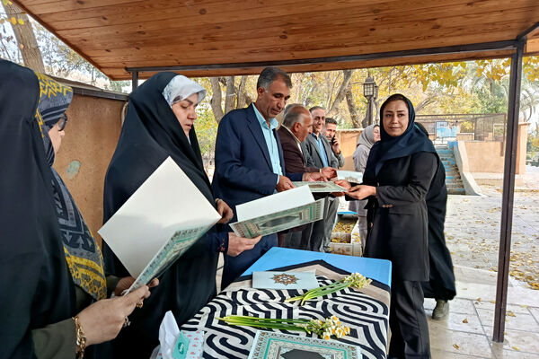 محفل صمیمی کارکنان اداری ناحیه ۴ شیراز به مناسبت روز زن