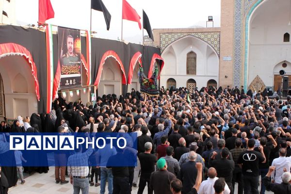 آیین مذهبی تعویض پرچم گنبد حرم مطهر حضرت سلطانعلی ابن امام محمد باقر(ع)