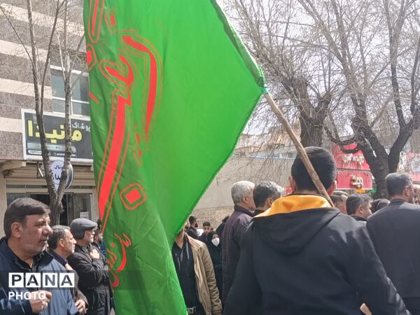 حضور کودکان در تشییع شهدای استان چهارمحال وبختیاری 