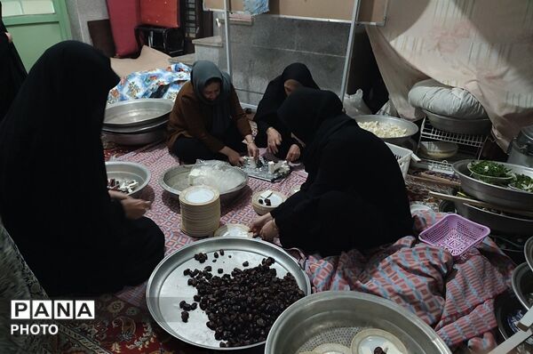 قرائت قرآن، نماز جماعت و افطار در مسجد خاتم پیامبران 
