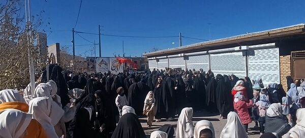 حضور پرشور و حماسه‌آفرین دانش‌آموزان نسر در راهپیمایی یوم‌الله ۱۳ آبان