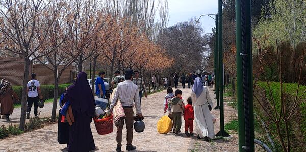 آیین باستانی سیزده بدر در دهکده ی  چوبی نیشابور
