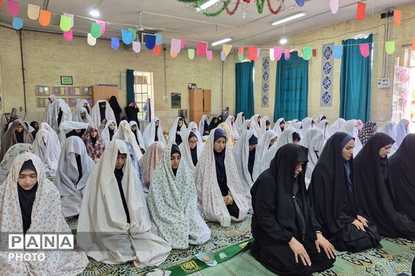 نخستین نماز جماعت سال تحصیلی در ناحیه یک شیراز