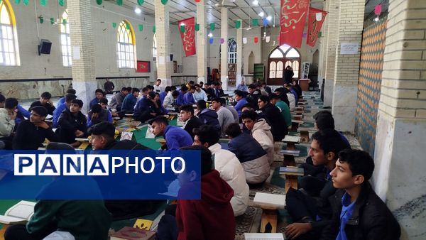 محفل انس قرآن به مناسبت نیمه شعبان و دهه فجر در مسجد جامع حاجی‌آباد 
