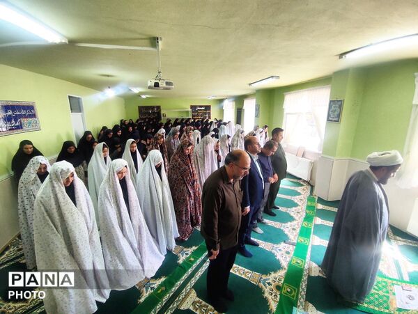 آیین نمادین «زنگ نماز» در دبیرستان سردار شهید همدانی منطقه جوکار