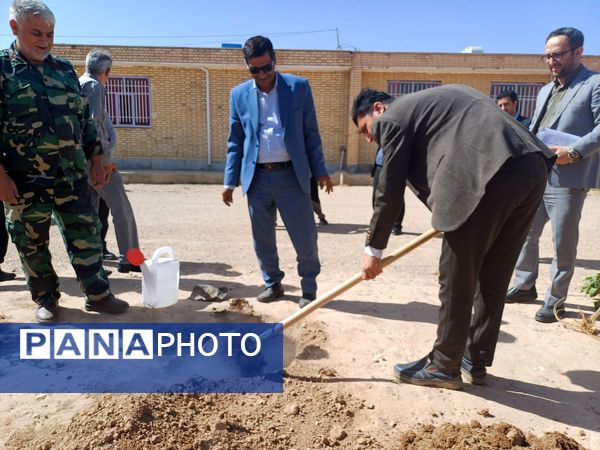 نهال‌های مهر در خاک دبستان ام‌السلمه جاجرم