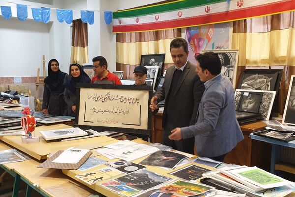 بازدید رئیس آموزش و پرورش شهرستان قدس از داوری آثار جشنواره فرهنگی هنری فردا و پرسش مهر