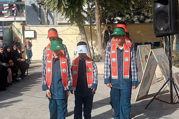 نواختن زنگ بازگشایی مدارس در دبستان علی بن ابیطالب(ع) باقرشهر