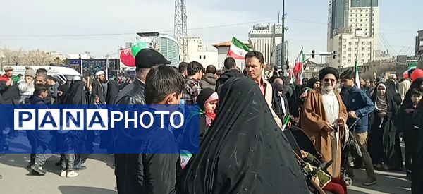 راهپیمایی باشکوه ۲۲ بهمن در مشهد مقدس