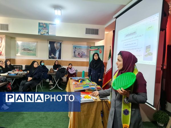 ارتقای مهارت‌های آموزشی مربیان پیشتاز ناحیه 2 شیراز