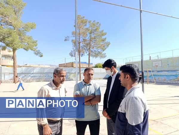 بازدید کارشناس تربیت بدنی شهرستان خلیل آباد از دبیرستان رئیس زاده 