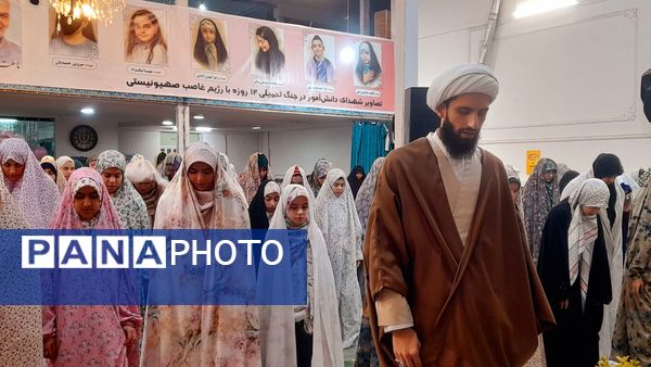 نخستین روز اعتکاف دانش‌آموزی ناحیه ۳ کرج در مسجد حضرت خدیجه(س)