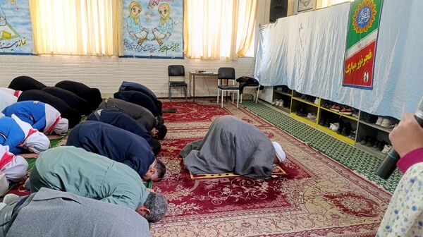 نماز مهمترین اولویت در مسائل تربیتی مدرسه