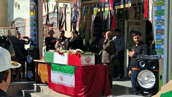 نسل امروز در کنار راویان حماسه