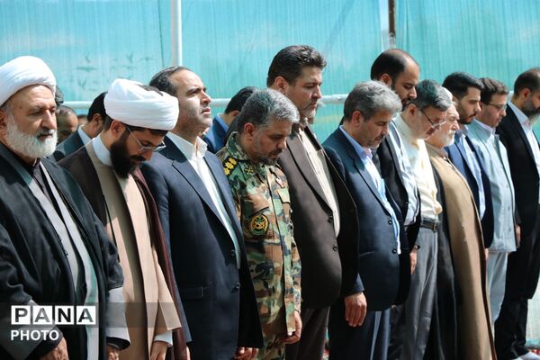 زنگ نماز در مدارس مشهد با حضور نماینده ولی‌فقیه در خراسان رضوی 