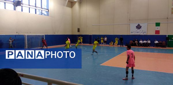  مسابقه فوتسال بین تیم‌های خبرنگاران و تیم آتش‌نشانان مشهد
