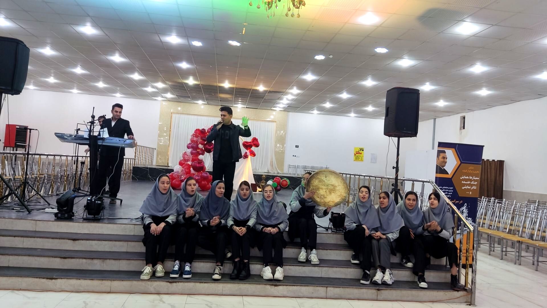 جشن  شب یلدا دبیرستان نمونه دولتی مهرورزان
