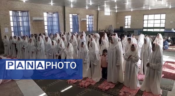 طلیعه بندگی «جشن تکلیف» دختران آموزشگاه نوریه جیرفت