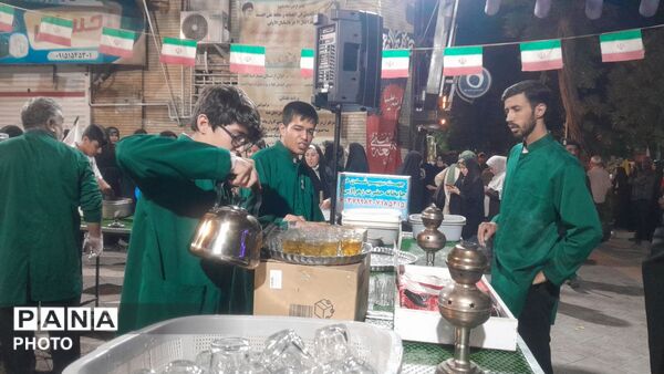 چایخانه فاطمه الزهرا(س) در هفتادونهمین شب از اجتماعات مردمی در مسجدجامع نیشابور