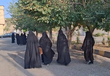 پیاده روی هیات «ریحانه النبی» در تپه نورالشهداء شهر کهک به یاد اربعین