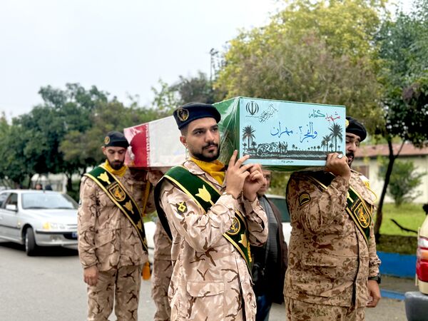  مراسم تشییع ۱۰ شهید گمنام در آمل